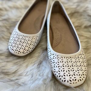 Cliffs by white mountain white flats size 8M